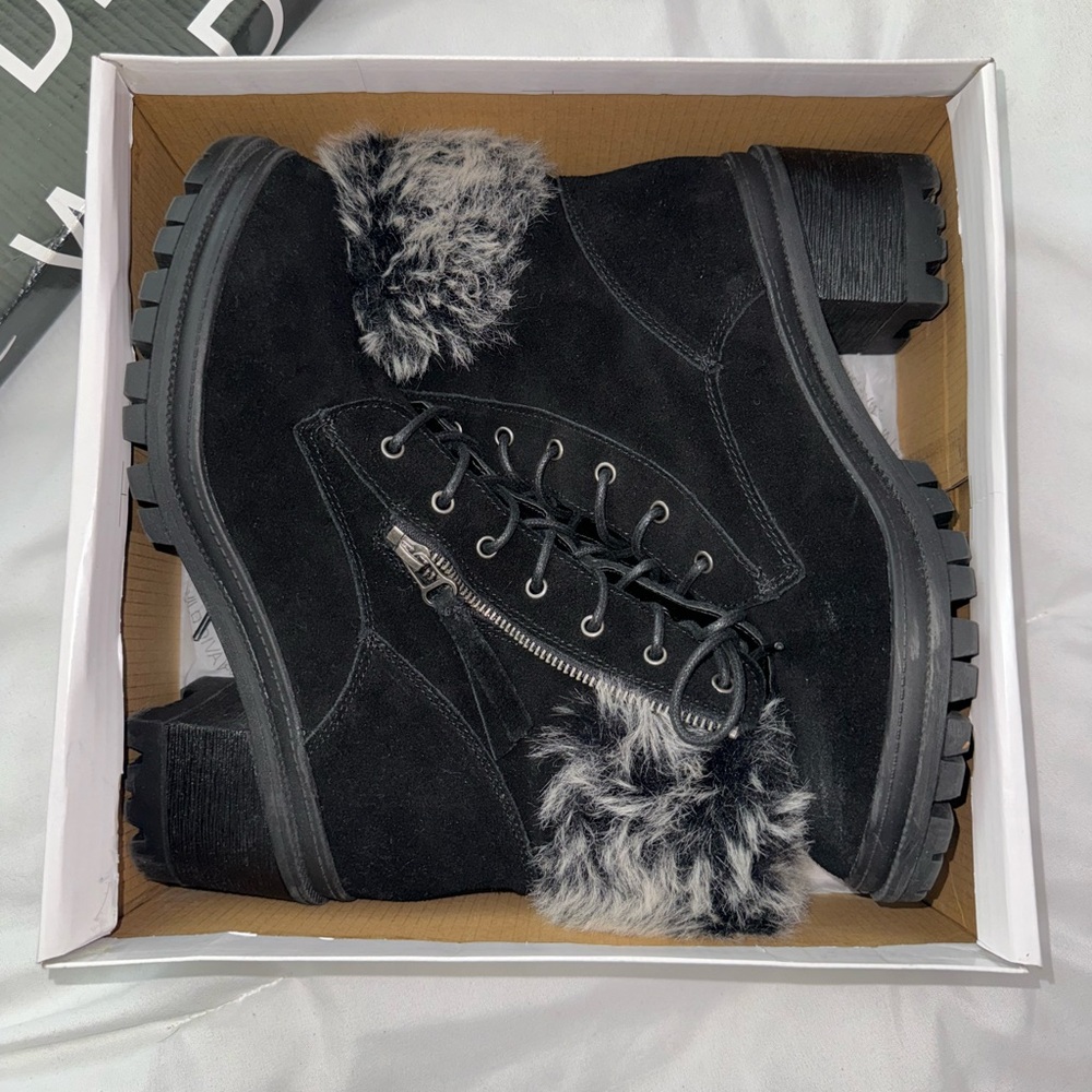 High heel boots